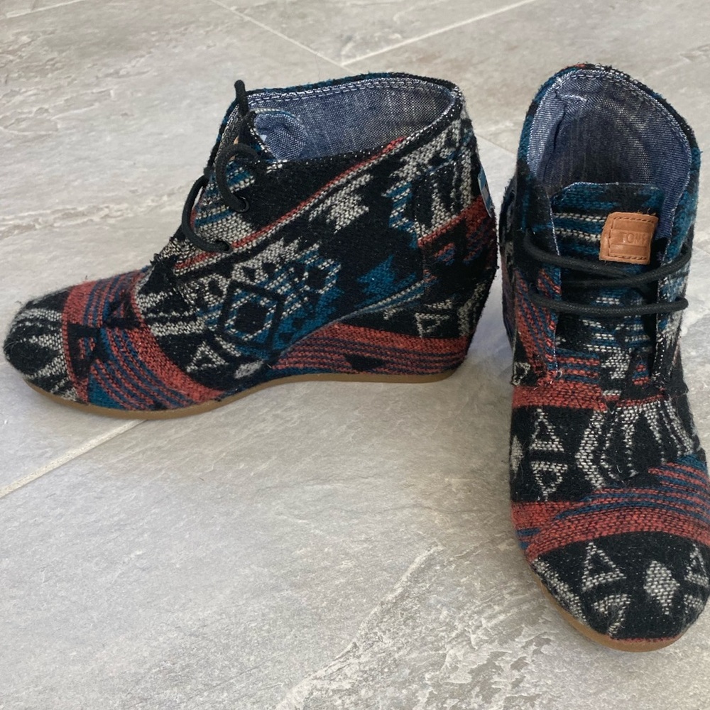Toms EUC Booties💖